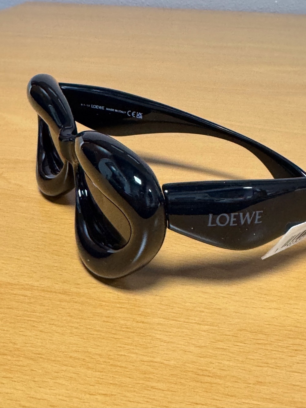 Loewe Women Glossy Black Sculptural Cat-Eye Sunglasses 55mm  NWT